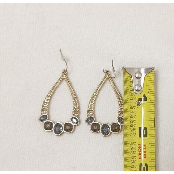 Vintage inspired Teardrop dangle Pierced Earrings gold tone filigree Rhinestones - Picture 10 of 10